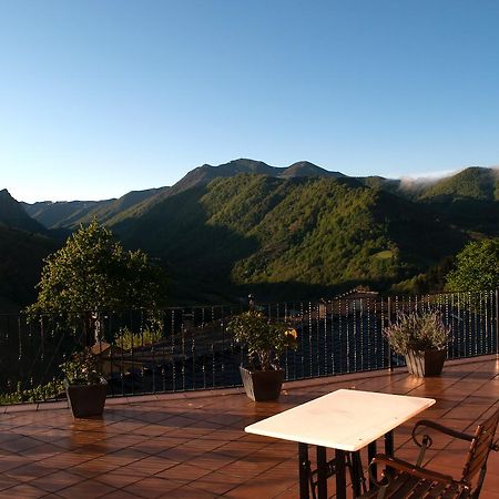 El Mirador De Fuentes Del Narcea Hotel Monco Bagian luar foto
