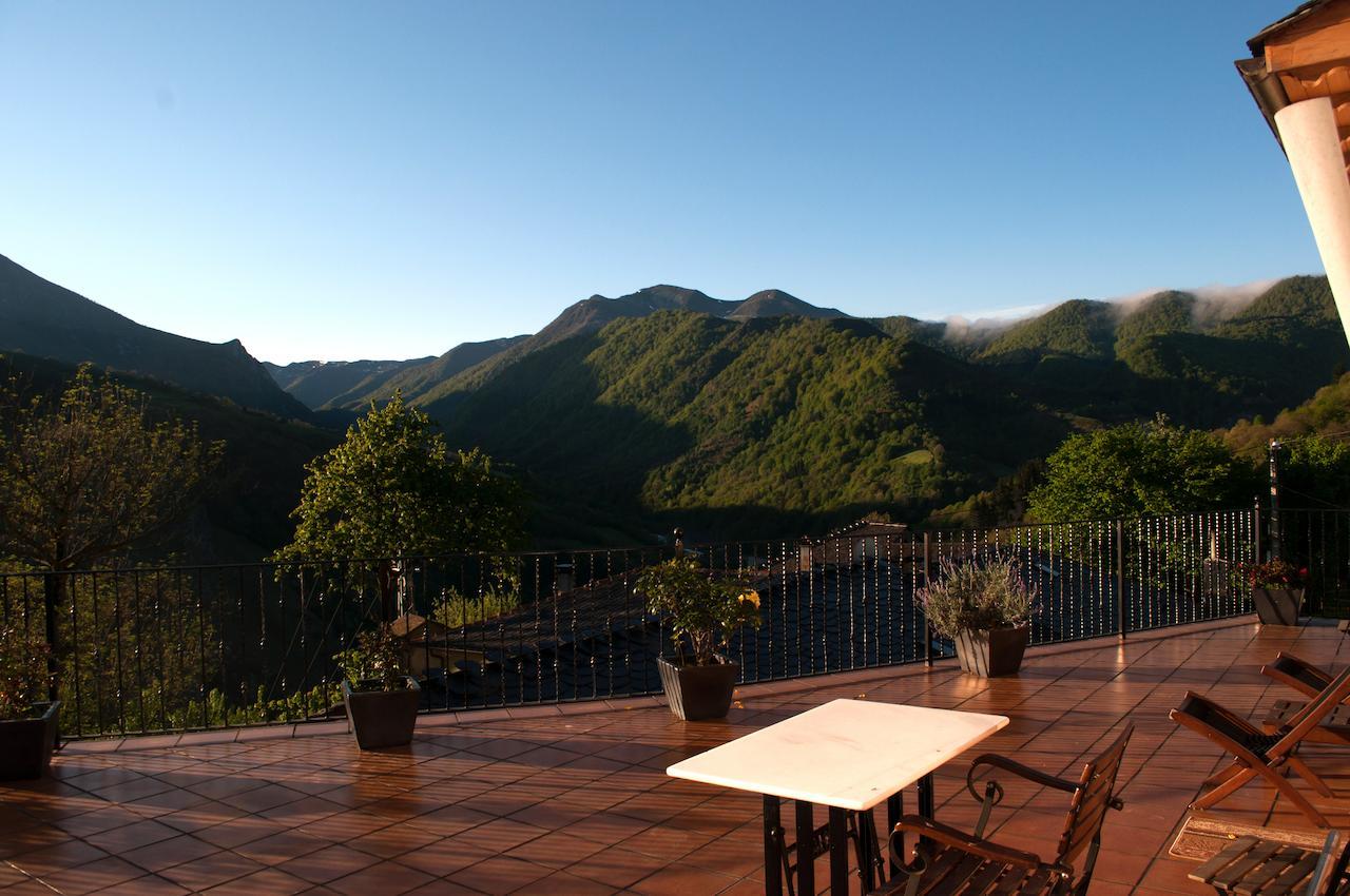 El Mirador De Fuentes Del Narcea Hotel Monco Bagian luar foto